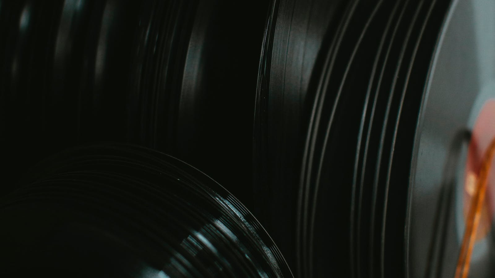 Heardle 60s music game